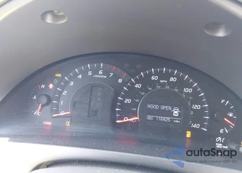 2010 Toyota Camry Xle z USA, uszkodzony, nr VIN 4T4BF3EK1AR077846